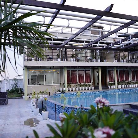 Fun O Farm Luxury Farm Villa إندور المظهر الخارجي الصورة