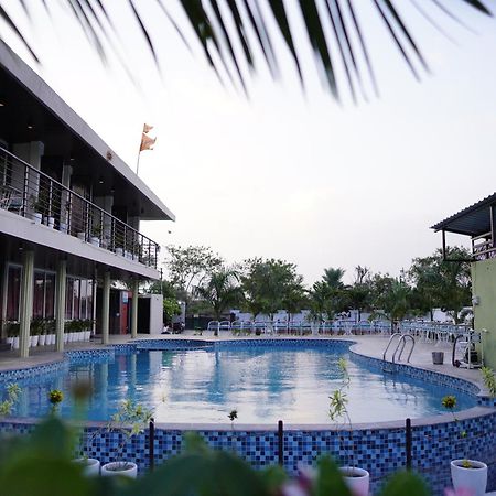 Fun O Farm Luxury Farm Villa إندور المظهر الخارجي الصورة