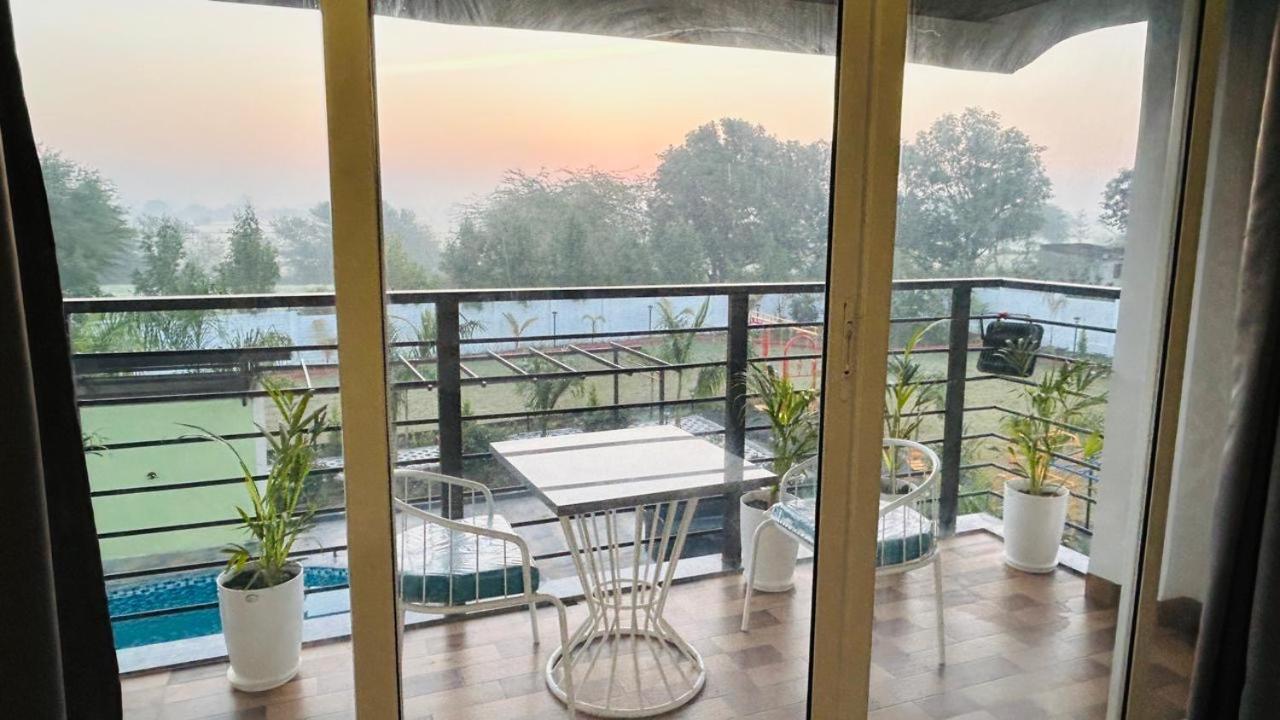 Fun O Farm Luxury Farm Villa إندور المظهر الخارجي الصورة