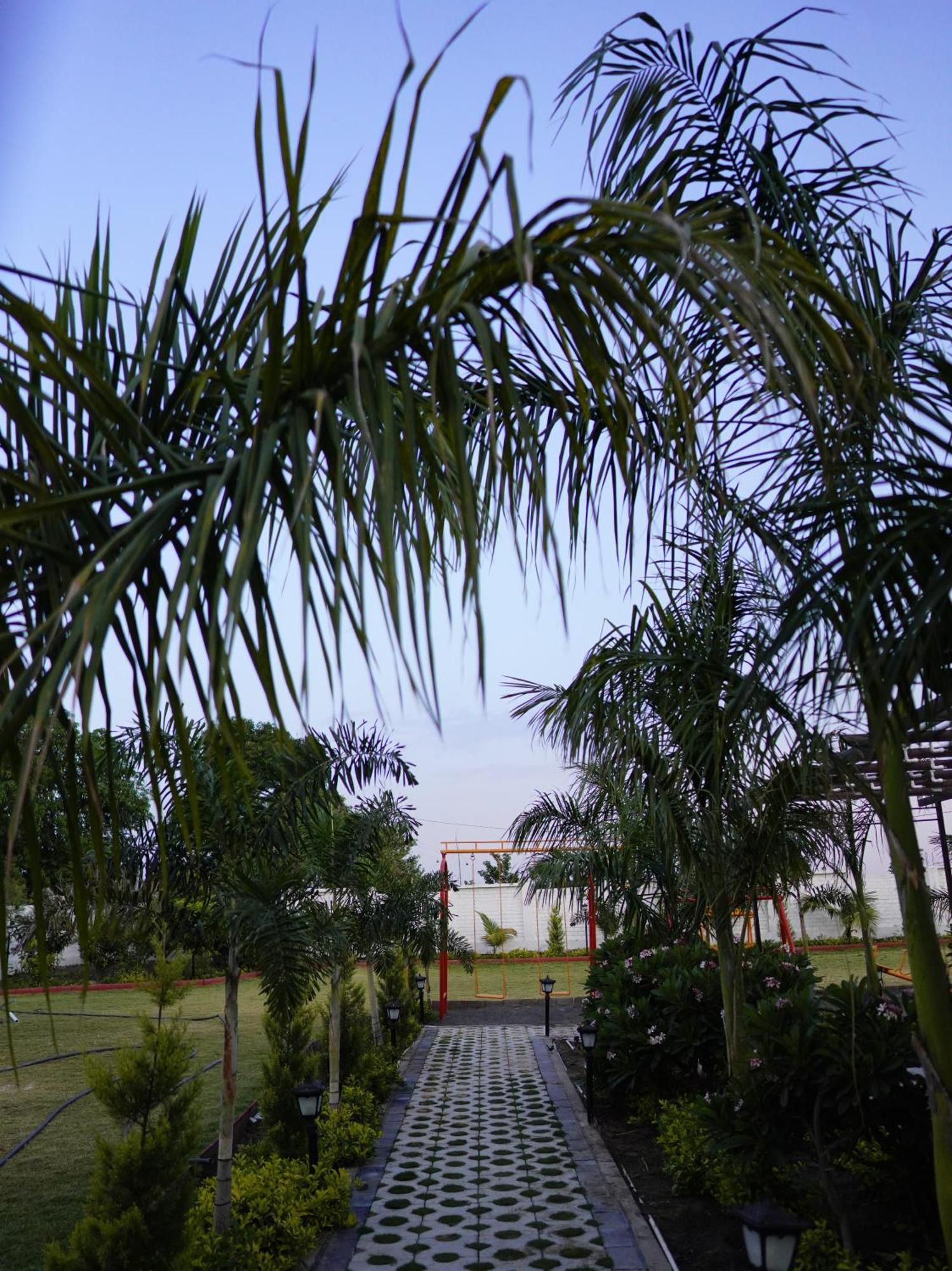 Fun O Farm Luxury Farm Villa إندور المظهر الخارجي الصورة