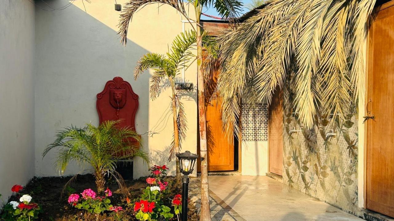 Fun O Farm Luxury Farm Villa إندور المظهر الخارجي الصورة