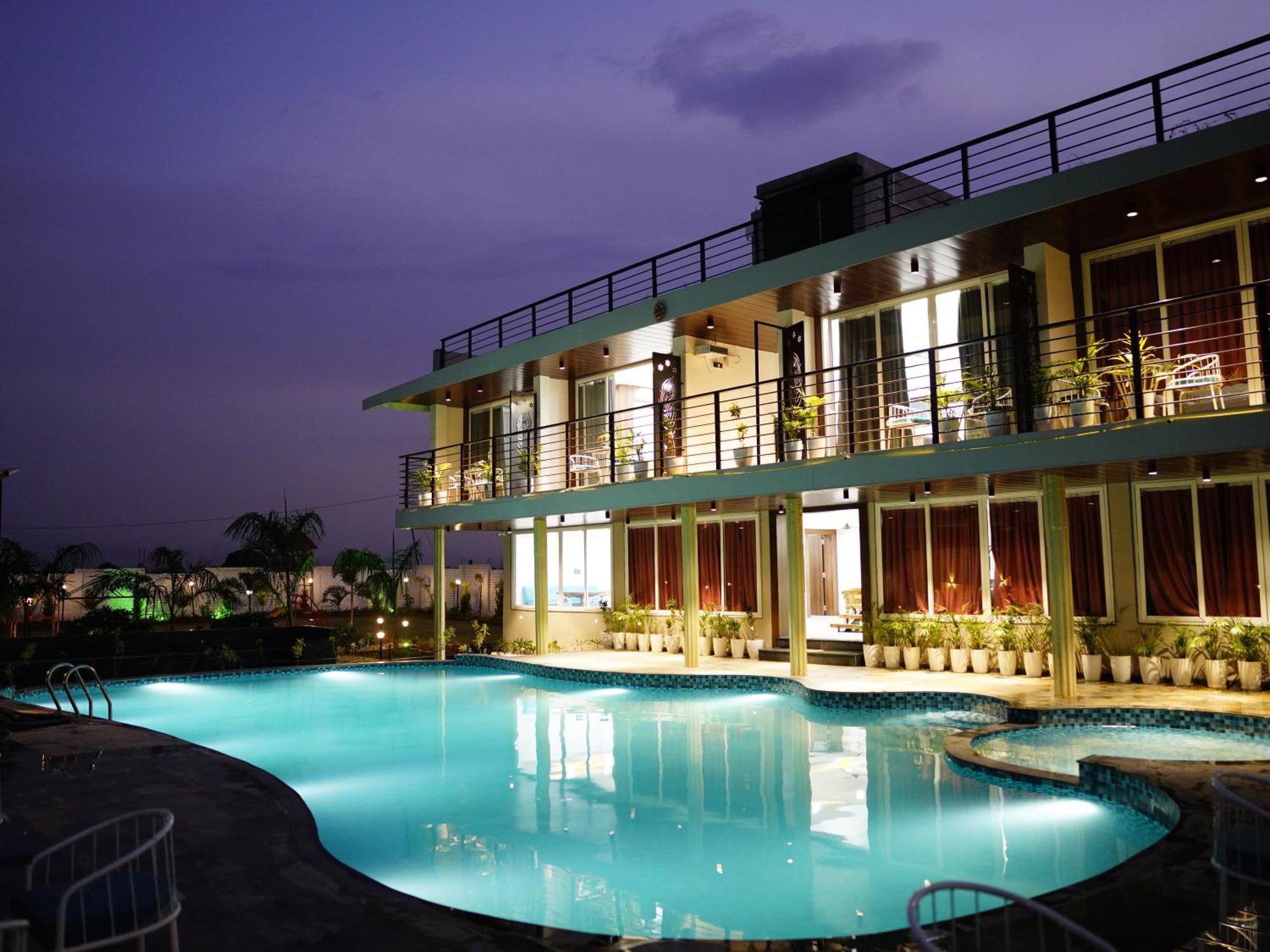 Fun O Farm Luxury Farm Villa إندور المظهر الخارجي الصورة